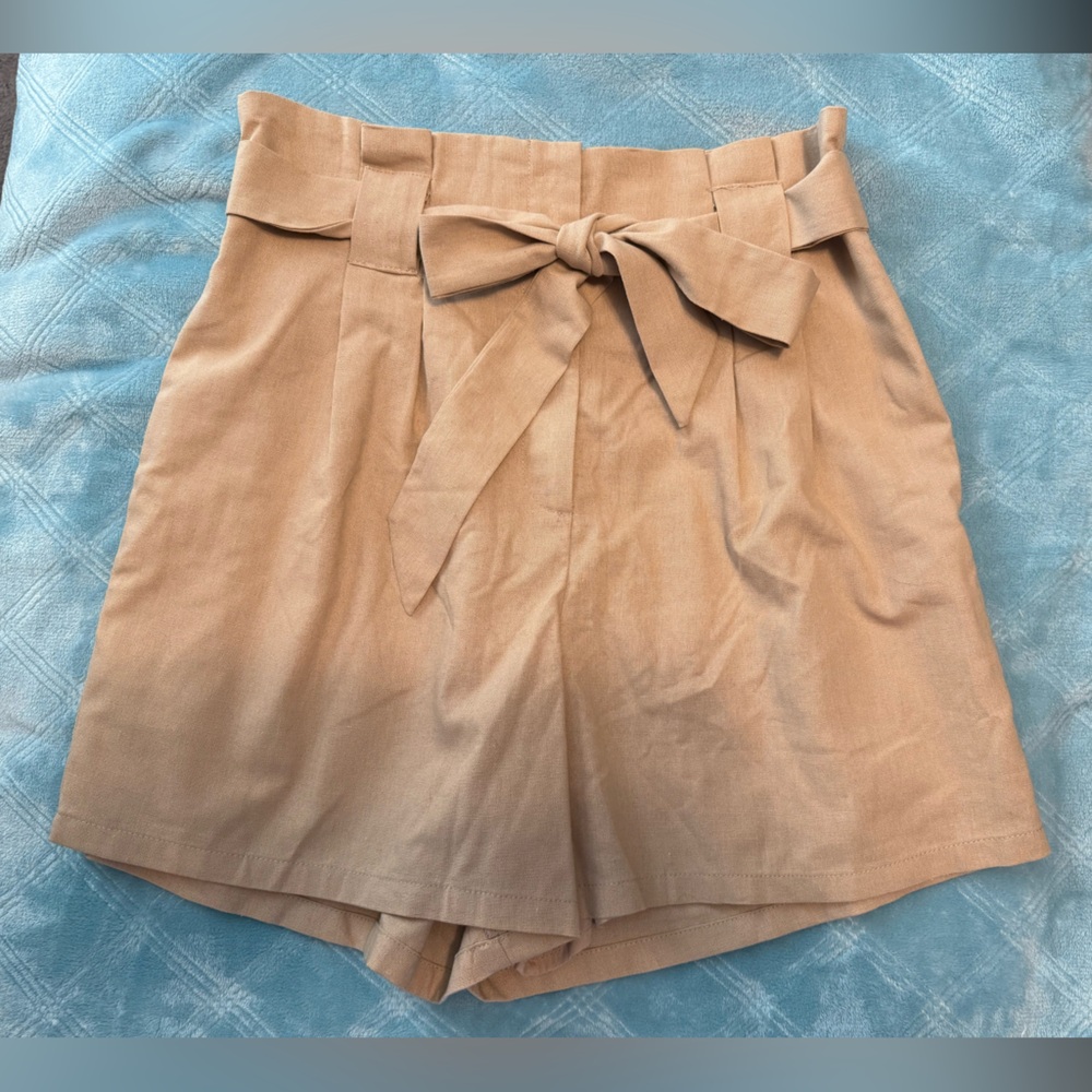 Women's Tan Shorts with Bow Detail - Picture 1 of 8